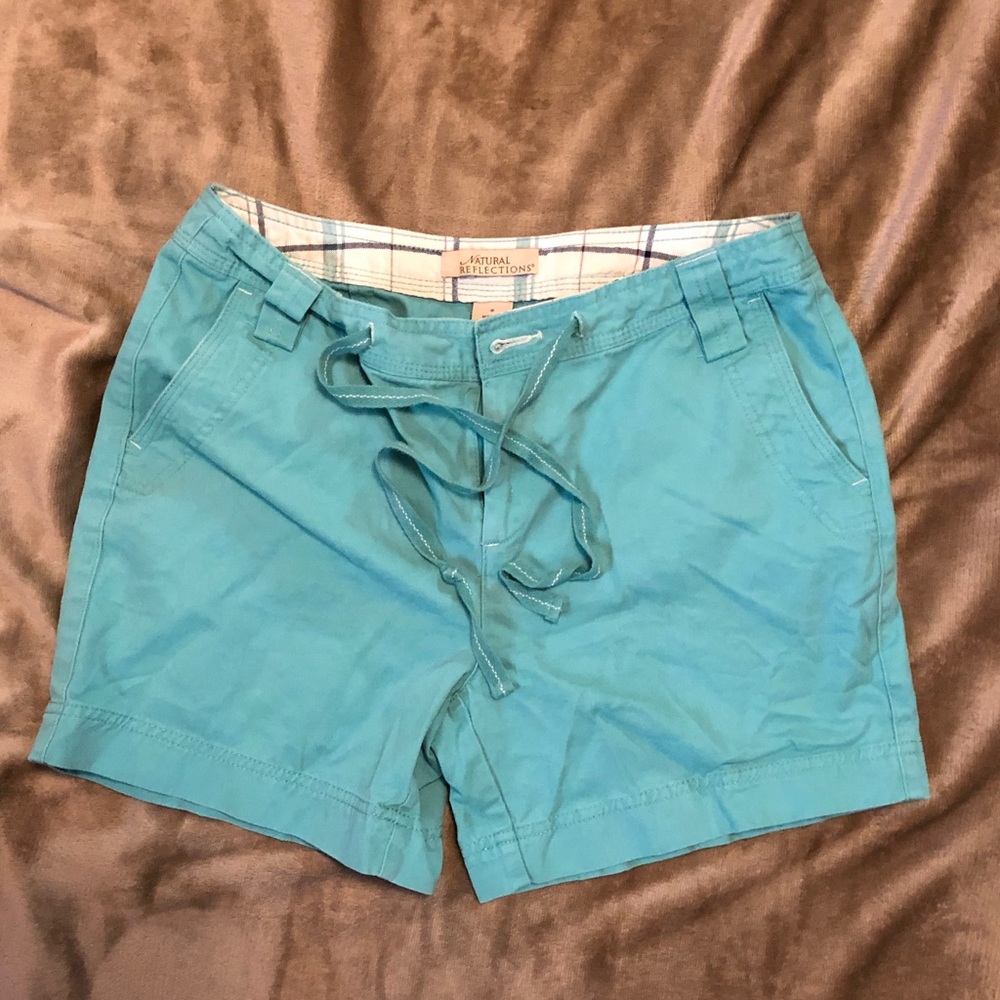 Natural Reflections Size 8 shorts
